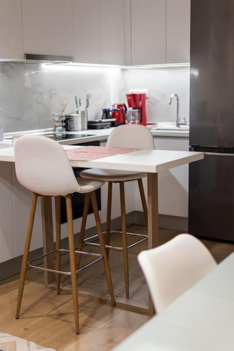 Red Velvet Apt Near City Centre Салоники Экстерьер фото