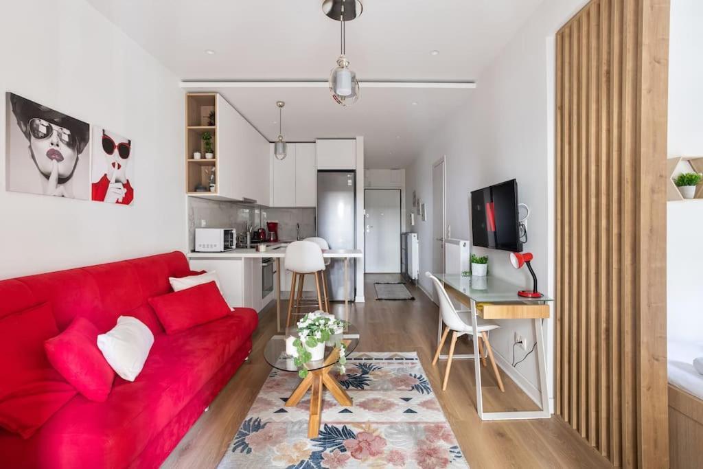 Red Velvet Apt Near City Centre Салоники Экстерьер фото