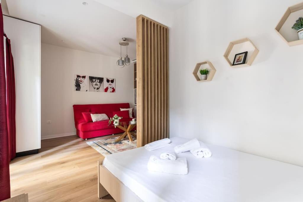 Red Velvet Apt Near City Centre Салоники Экстерьер фото